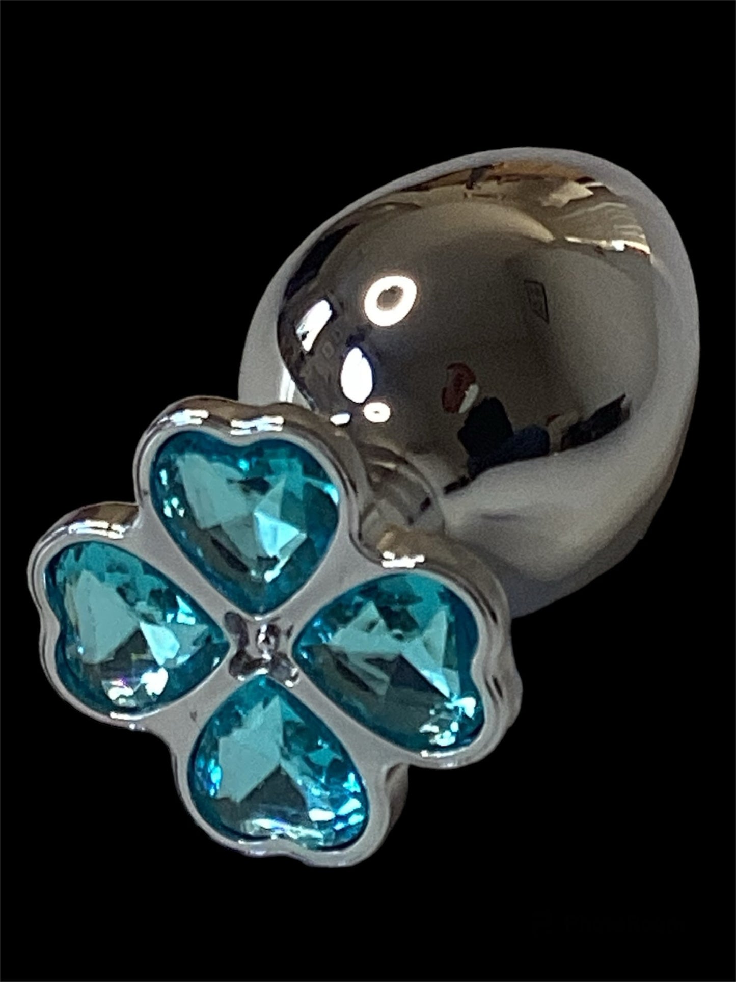 Base Metal Anal plug with Blue flower crystals