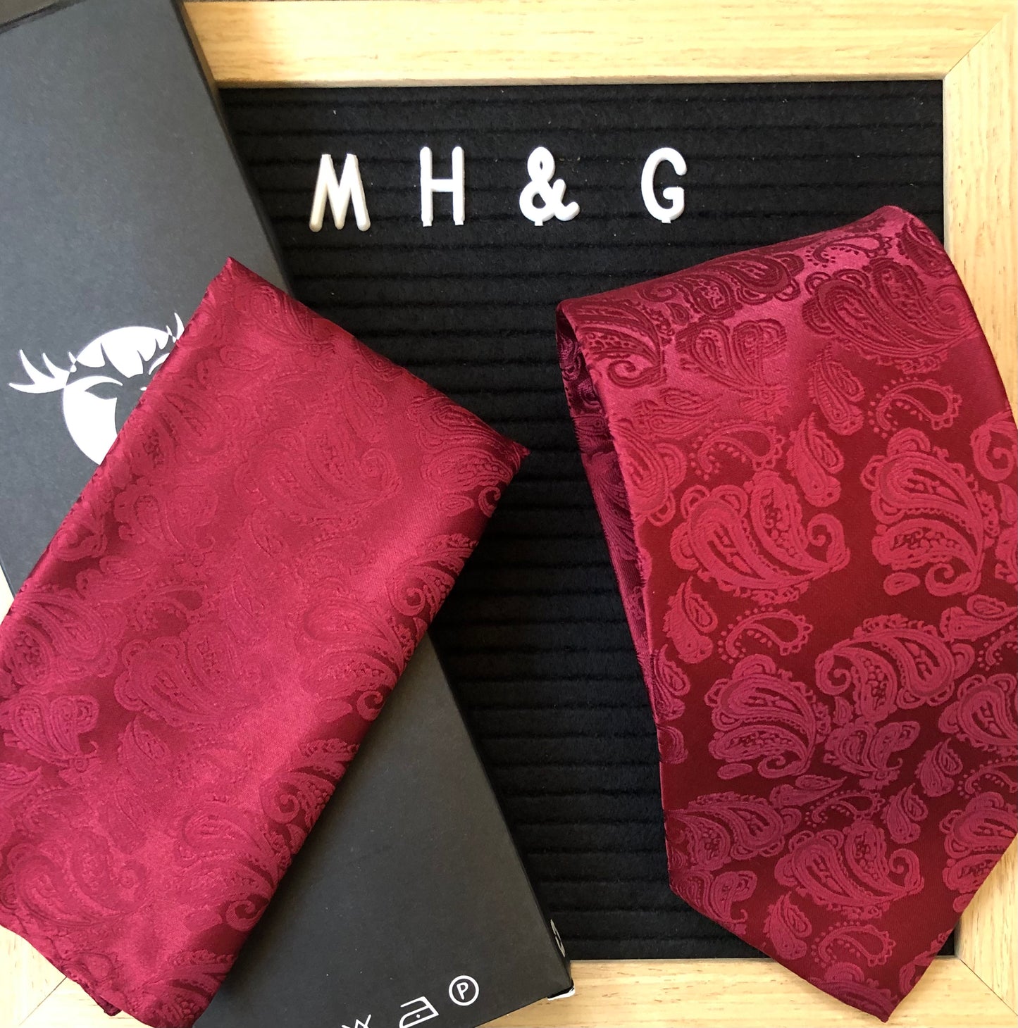 Ohlimuc Men's Paisley Tie and Pocket Square - Wine Red